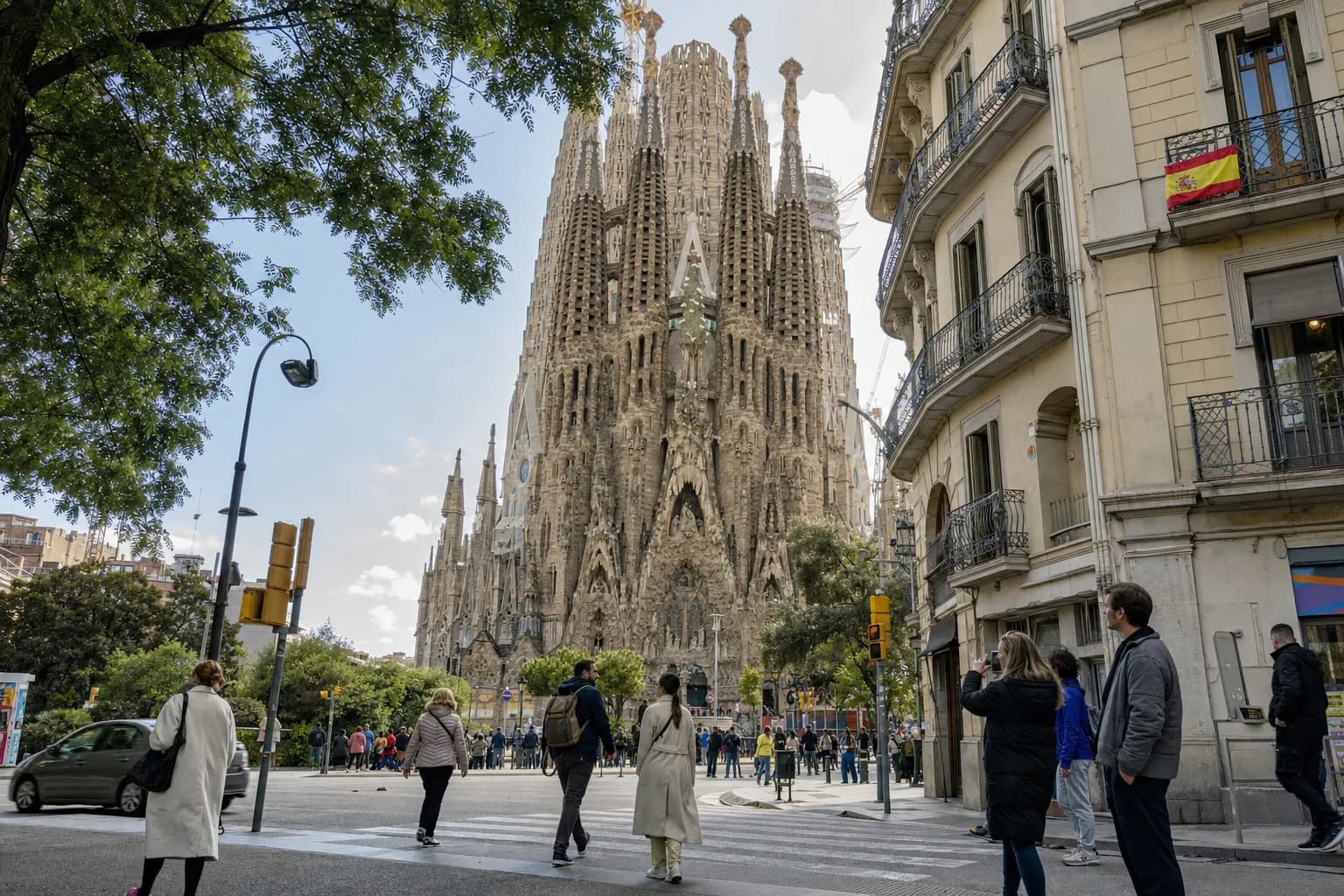 Barcelona Travel Guide & Money-Saving Tips