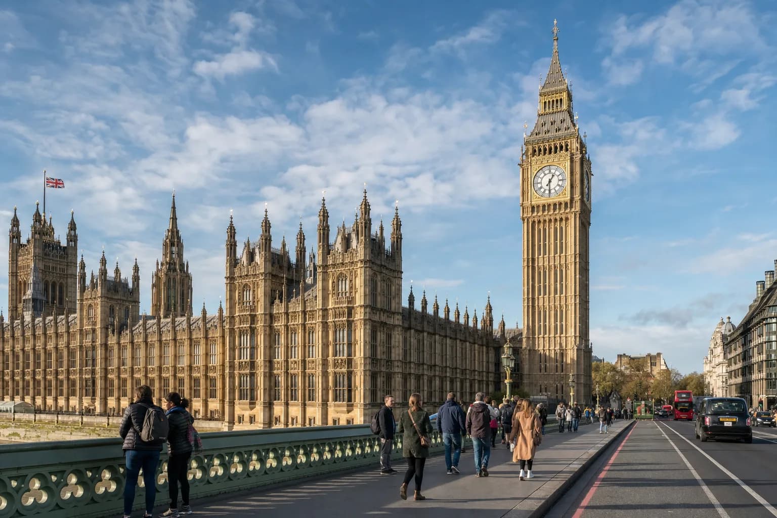 England Travel Guide: Where to Go & How to Save